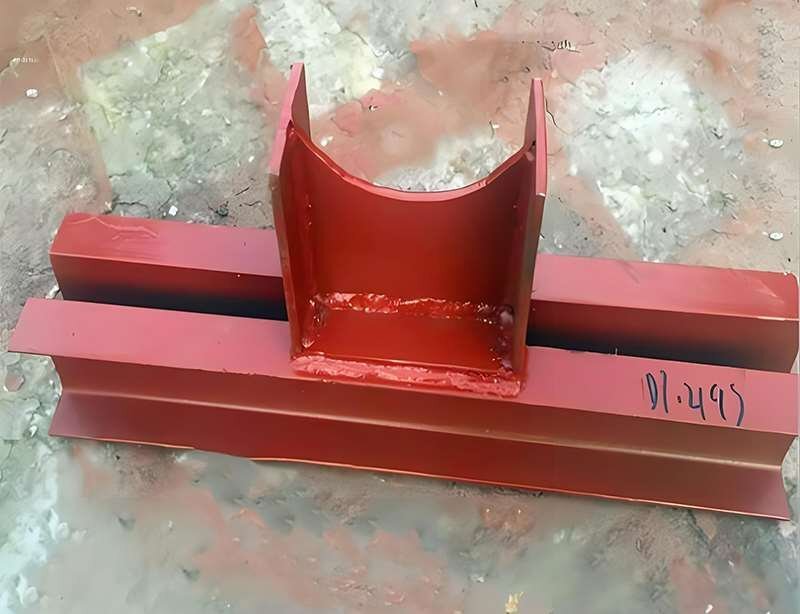 管卡橫擔(dān)